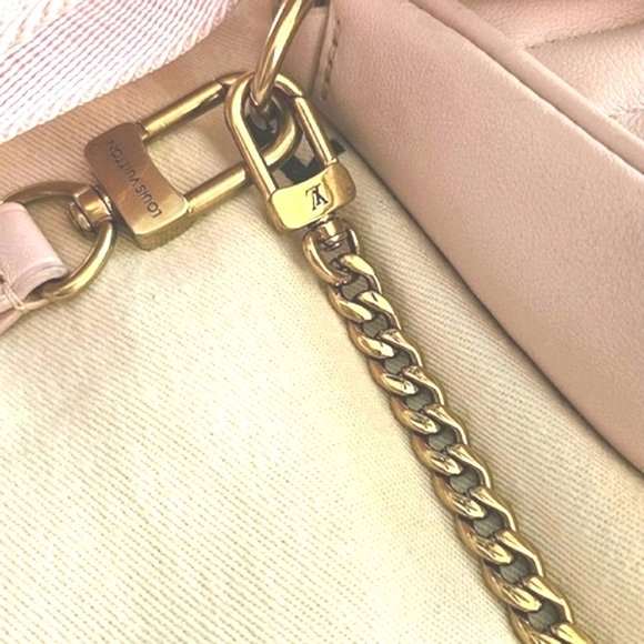 Louis Vuitton New Wave Multi Pochette - Picture 10 of 14
